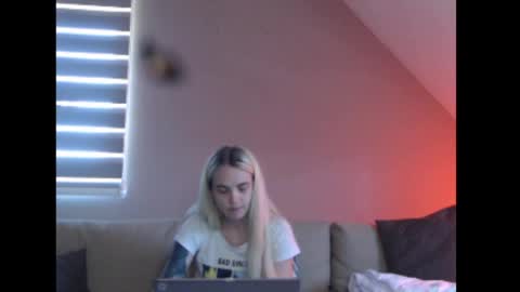 Snapshot of dreamcatcherfantasy chatting on 14, 7, 2026 A girl online show from 14, 7, 2026
