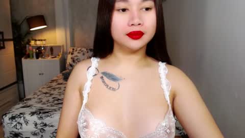 Snapshot of dreamgirlheaven chatting on 18, 6, 2026 Heaven online show from 18, 6, 2026