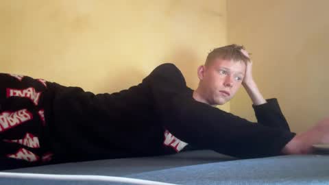 dreamy_devi1 online show from 14, 4, 2026