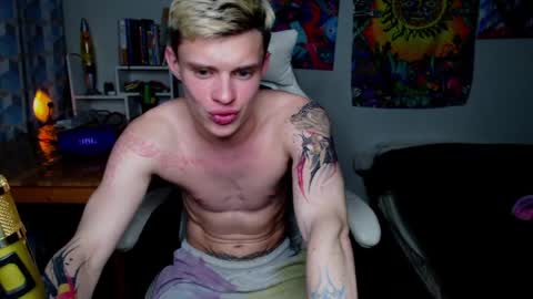 Snapshot of dreamyadam chatting on 26, 4, 2026 Adam Dream online show from 26, 4, 2026