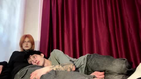 Snapshot of dreamypair chatting on 6, 4, 2026 Elena and Nikolai online show from 6, 4, 2026