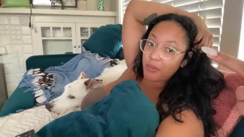 RIRI OR DREAMY online show from 11, 11, 2025