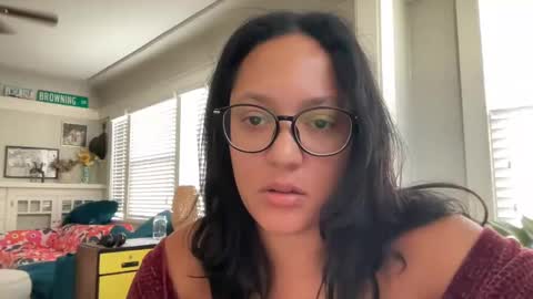 RIRI OR DREAMY online show from 18, 11, 2025