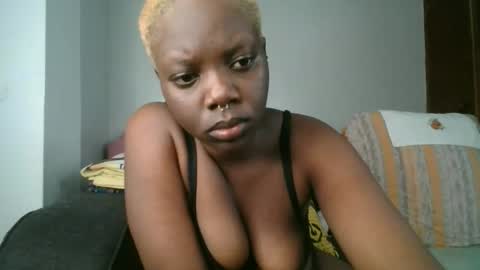 Snapshot of drip_doll_ chatting on 4, 12, 2025 Kimberly online show from 4, 12, 2025