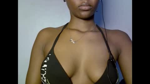 Snapshot of drippingpussy__ chatting on 29, 10, 2025 drippingpussy__ online show from 29, 10, 2025