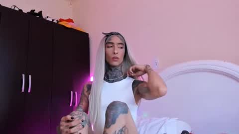 drippyorlove online show from 25, 1, 2025