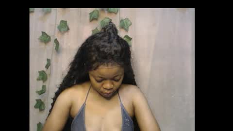 Snapshot of dripqueenx chatting on 19, 10, 2025 linda online show from 19, 10, 2025