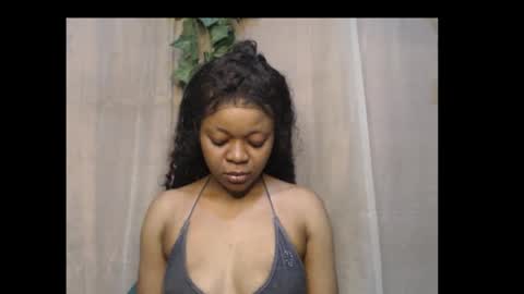 Snapshot of dripqueenx chatting on 2, 11, 2025 linda online show from 2, 11, 2025