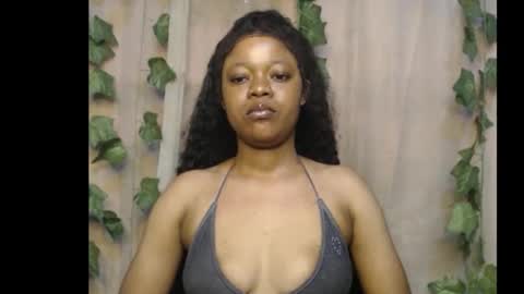 Snapshot of dripqueenx chatting on 6, 11, 2025 linda online show from 6, 11, 2025