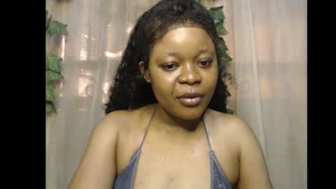 Snapshot of dripqueenx chatting on 19, 11, 2025 linda online show from 19, 11, 2025
