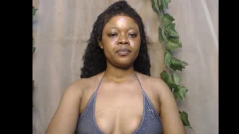 Snapshot of dripqueenx chatting on 29, 11, 2025 linda online show from 29, 11, 2025