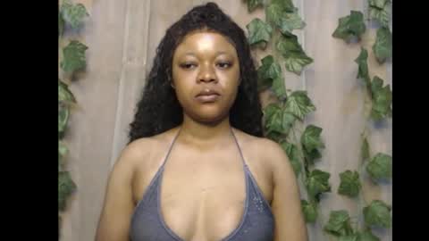 Snapshot of dripqueenx chatting on 1, 12, 2025 linda online show from 1, 12, 2025