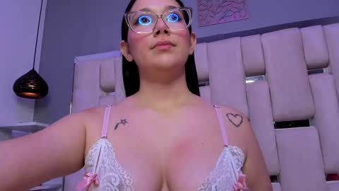 Snapshot of droolingflavor chatting on 2, 12, 2024 mandy online show from 2, 12, 2024