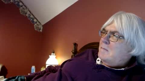 Snapshot of dug38 chatting on 10, 2, 2025 Doug online show from 10, 2, 2025