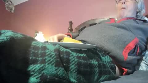 Snapshot of dug38 chatting on 22, 10, 2025 Doug online show from 22, 10, 2025