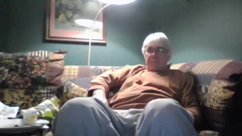 Snapshot of dug38 chatting on 15, 11, 2025 Doug online show from 15, 11, 2025