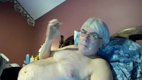 Snapshot of dug38 chatting on 28, 11, 2025 Doug online show from 28, 11, 2025