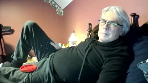 Snapshot of dug38 chatting on 15, 12, 2025 Doug online show from 15, 12, 2025