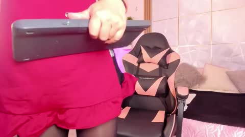   online show from 10, 11, 2025