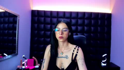 dulce_miiaa online show from 4, 7, 2026