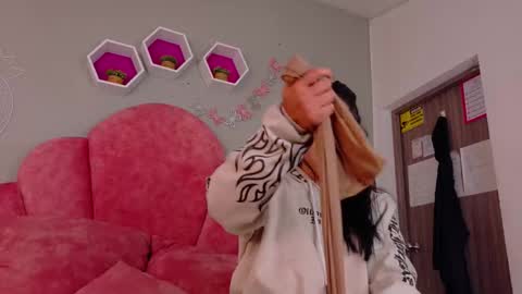 DULCE AURORA online show from 9, 9, 2025