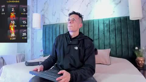 Dustin Sonne online show from 26, 10, 2025