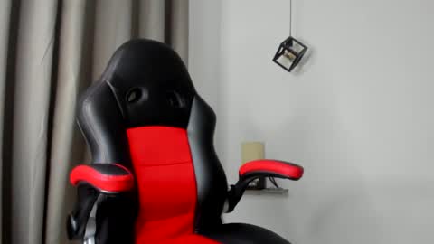 Snapshot of dwaynehoff chatting on 7, 3, 2025 DWAYNIE online show from 7, 3, 2025