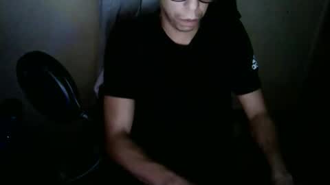 Snapshot of dwaynejamesjackson chatting on 17, 12, 2025 dwaynejamesjackson online show from 17, 12, 2025