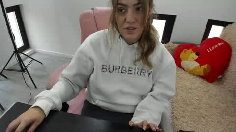 dayana online show from 2, 3, 2026