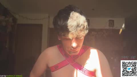 Dylan Daniel 7.8 online show from 5, 11, 2025