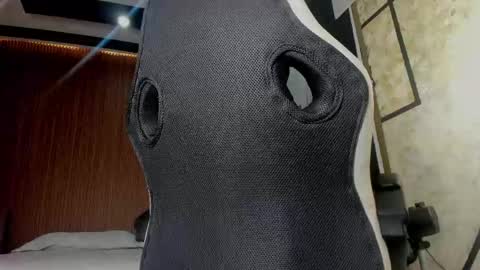 dylanroyce_ online show from 17, 4, 2026