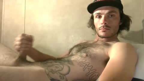 Snapshot of dylp400 chatting on 8, 12, 2024 dylp400 online show from 8, 12, 2024