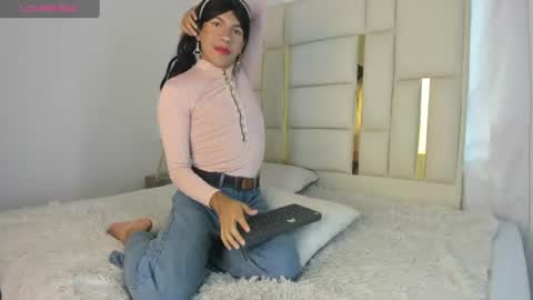 Snapshot of e_r_o_s_ chatting on 17, 7, 2026 John online show from 17, 7, 2026