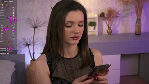 Snapshot of e_vvv_a chatting on 3, 2, 2025 Eva online show from 3, 2, 2025