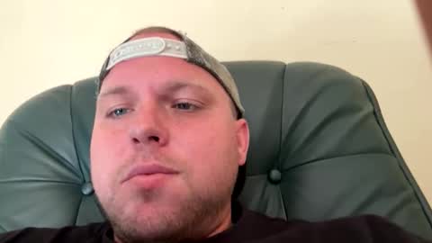 Snapshot of eaglebabyyy chatting on 18, 10, 2025 eaglebabyyy online show from 18, 10, 2025