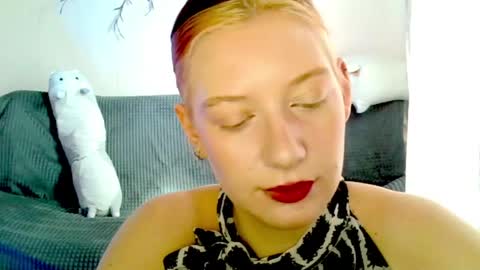 Lily online show from 17, 4, 2026