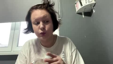 Snapshot of earthascritchfield chatting on 23, 4, 2026 Rina online show from 23, 4, 2026