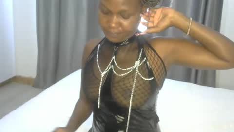 east_queen online show from 3, 1, 2025