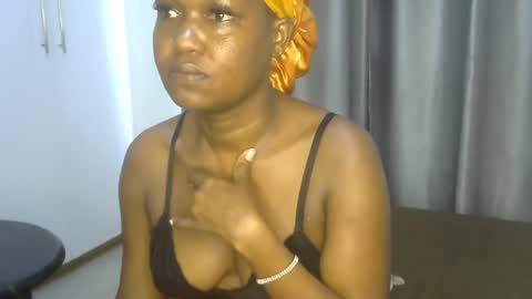 east_queen online show from 20, 1, 2025