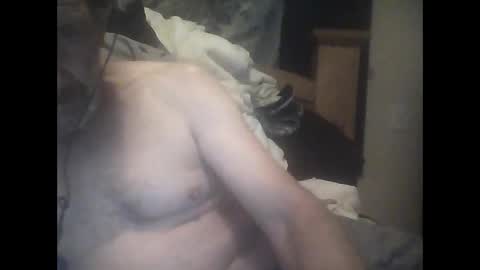 Snapshot of easye4015 chatting on 19, 11, 2025 Easye online show from 19, 11, 2025