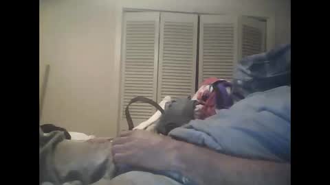 Snapshot of easye4015 chatting on 21, 12, 2025 Easye online show from 21, 12, 2025