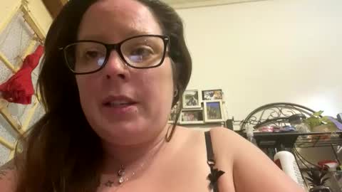 Snapshot of easyednem528280 chatting on 6, 4, 2026 easyednem528280 online show from 6, 4, 2026