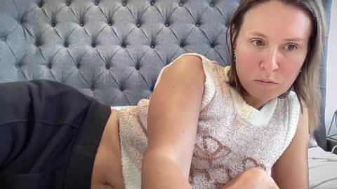 Snapshot of eatmypie69 chatting on 15, 10, 2025 Nadia Ferreira  online show from 15, 10, 2025