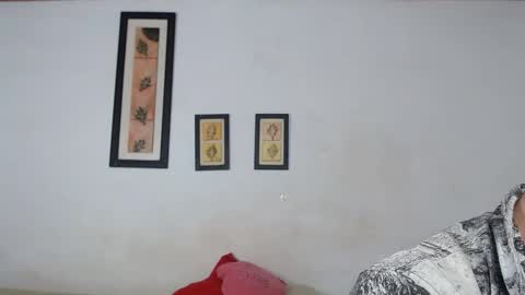 Laraand Drake online show from 24, 2, 2025