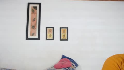 Laraand Drake online show from 1, 3, 2025