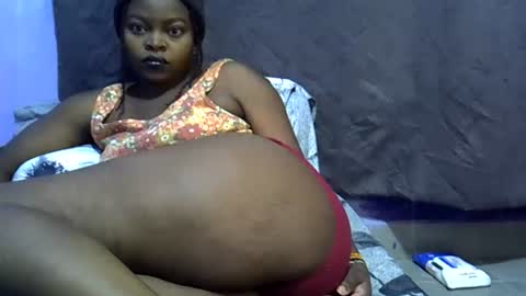 Snapshot of ebonicalprincess chatting on 5, 7, 2026 ebonicalprincess online show from 5, 7, 2026