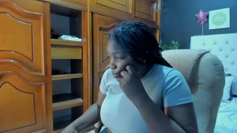 ebony_katterin online show from 13, 4, 2026