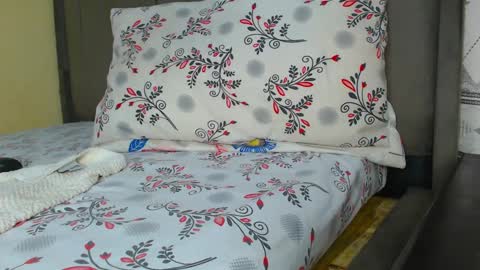 EBONY PETITE online show from 9, 3, 2025