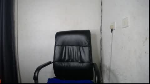 Snapshot of ebony_petitegirl chatting on 8, 6, 2026 Lilly online show from 8, 6, 2026