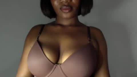 delilah online show from 18, 4, 2026